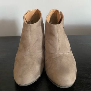 Chinese Laundry Wedges